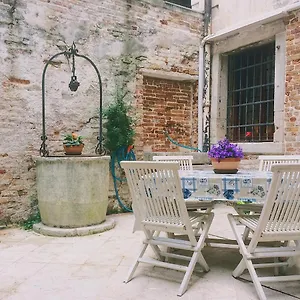 https://ca-zora-apartments.hotelinveneto.com